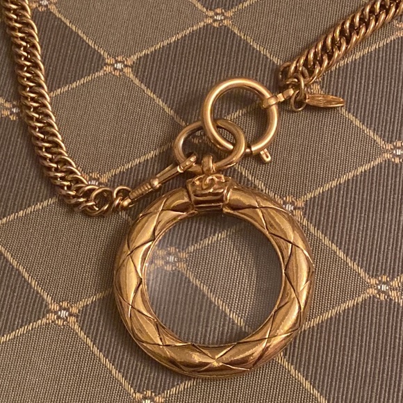 Authentic vintage Chanel necklace - Picture 8 of 10